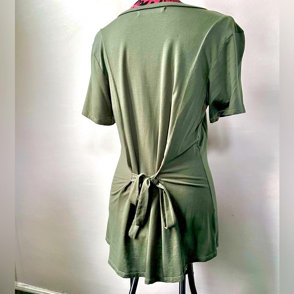 SOLD!! NWOT•GROCERIES APPAREL V-Neck Asymmetrical Short Sleeve T-Shirt w/Small